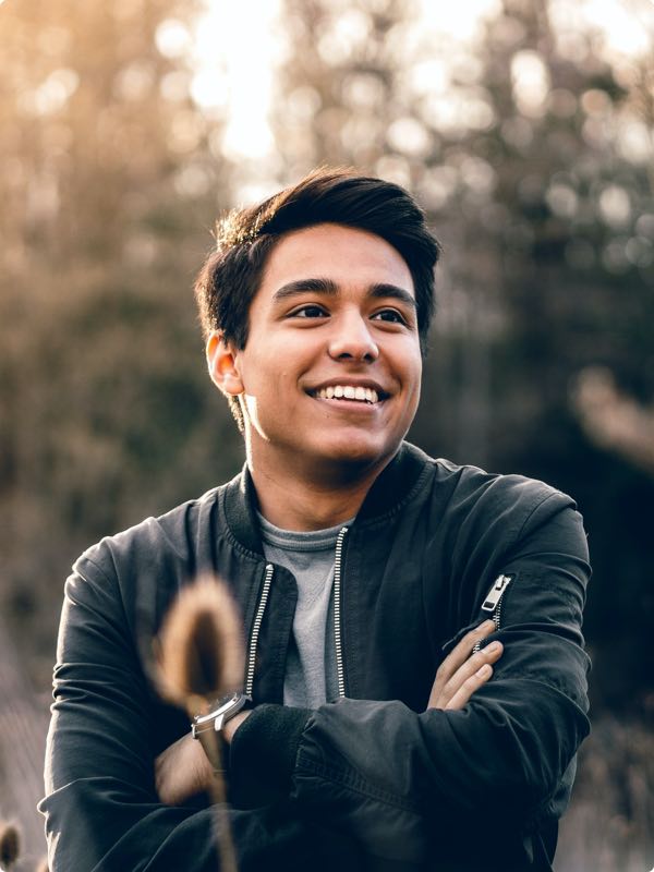 About Us 2 warren wong VVEwJJRRHgk unsplash